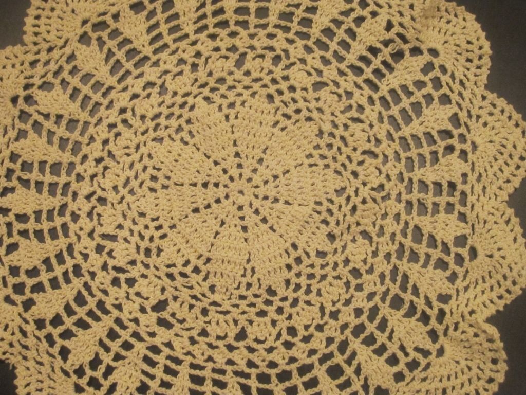 6 PCS 12" Round   Crochet Lace Doily COLOR BEIGE 100 % COTTON  Unbranded - фотография #2