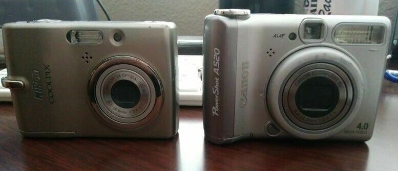 Canon Powershot A520 & Nikon Coolpix Lii Digital Cameras (2) Canon/Nikon PowerShot A520/ Coolpix