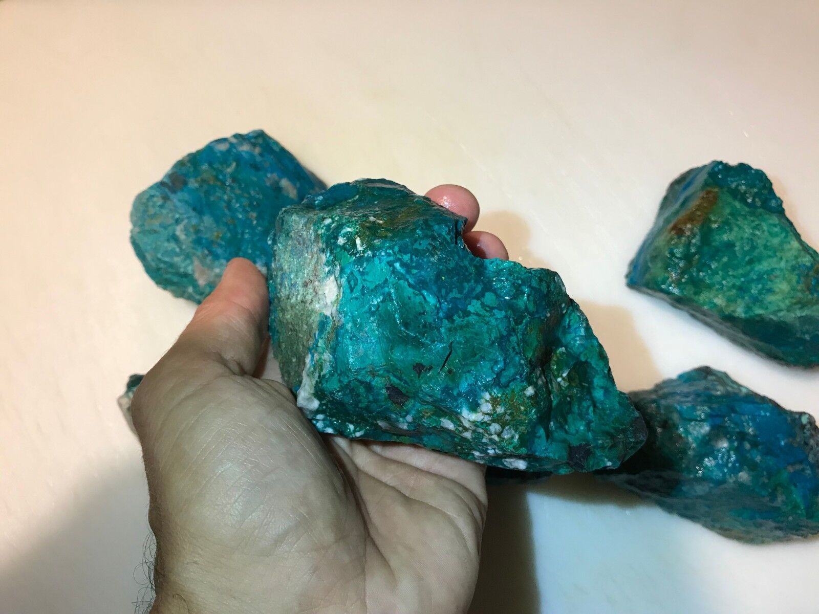 5 Pound Lots of  ALL NATURAL Chrysocolla & Turquoise Rough (Large Pieces) (WET) Без бренда - фотография #7