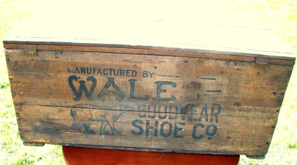 Wales Goodyear Shoes antique wooden box primitive crate KEDS precursor Без бренда - фотография #4