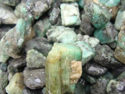 3000 Carat Lots of Unsearched Natural Emerald Rough + a FREE Faceted Gemstone Без бренда - фотография #3