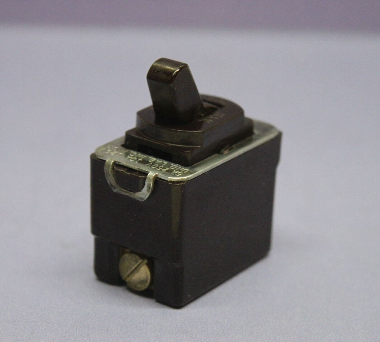 💡 Vintage Brown 3-Way Toggle Light Switch Despard Interchangeable, A-H&H Arrow-Hart & Hegeman Electric Co. - фотография #2