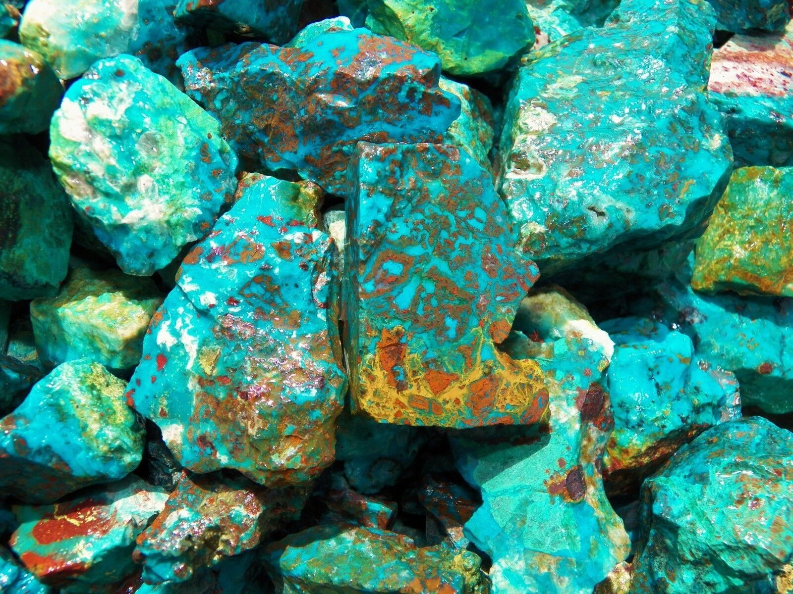 1000 Carat Lots of  Chrysocolla & Turquoise Rough - Plus a FREE Faceted Gemstone Без бренда