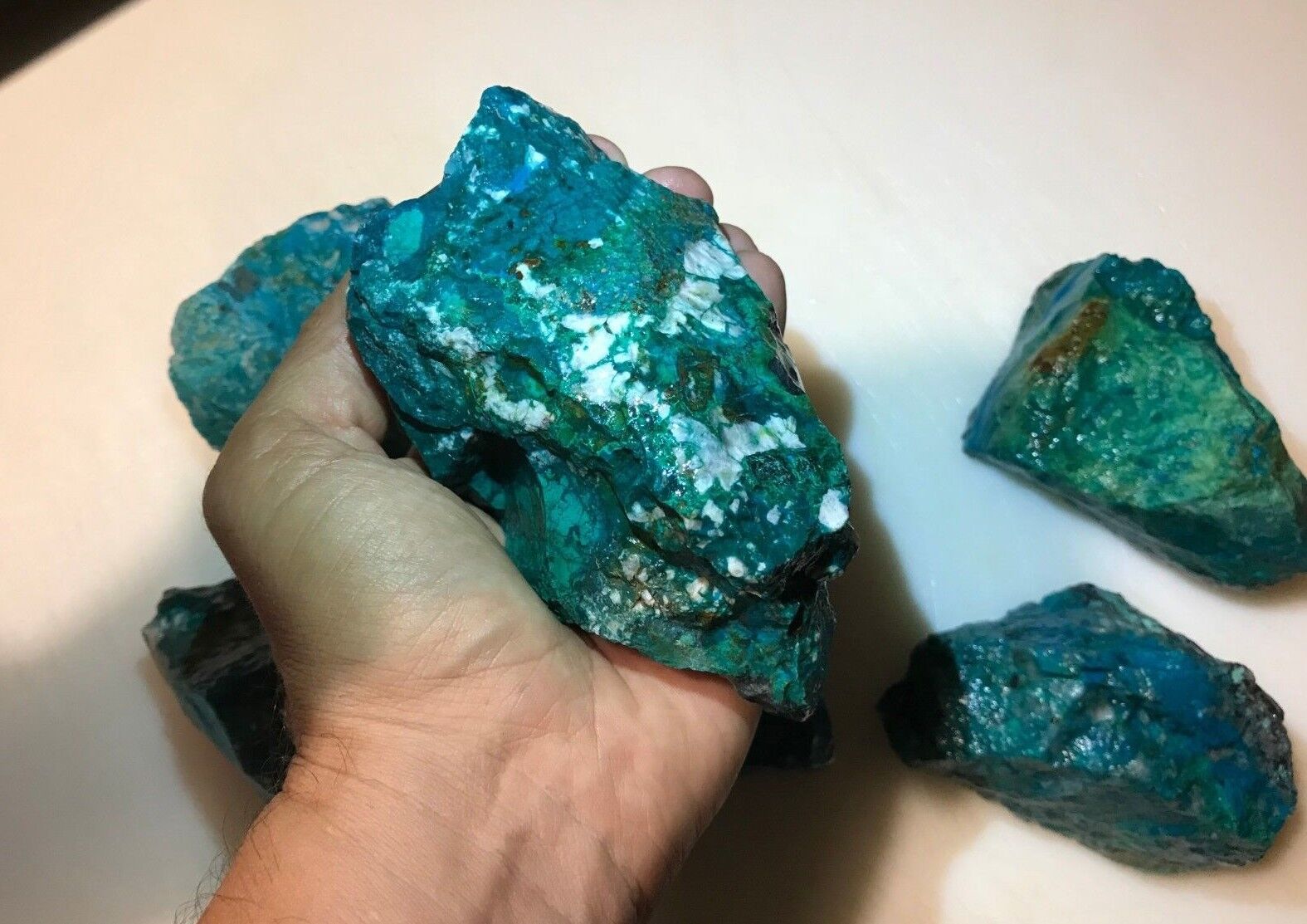 5 Pound Lots of  ALL NATURAL Chrysocolla & Turquoise Rough (Large Pieces) (WET) Без бренда - фотография #6