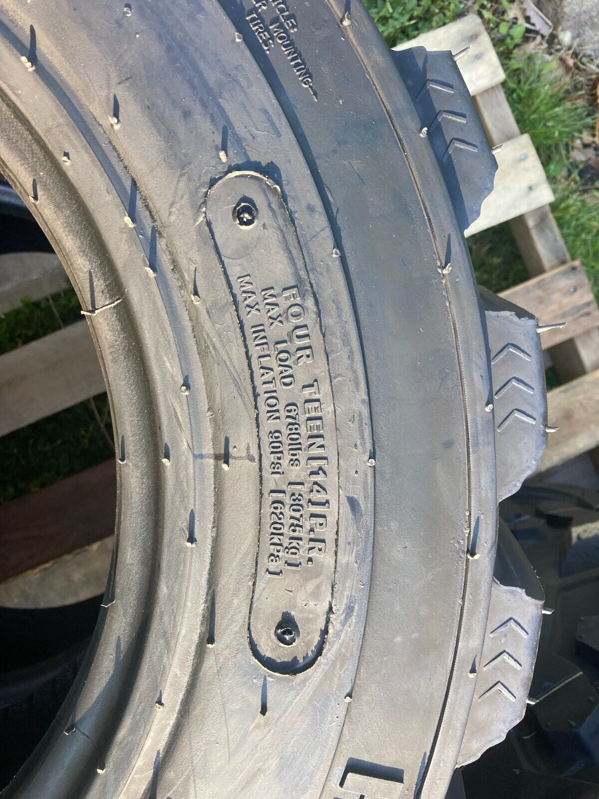 4 NEW 12-16.5 Skid Steer Tires  -Forerunner - 12X16.5 - For Bobcat & others Forerunner - фотография #8