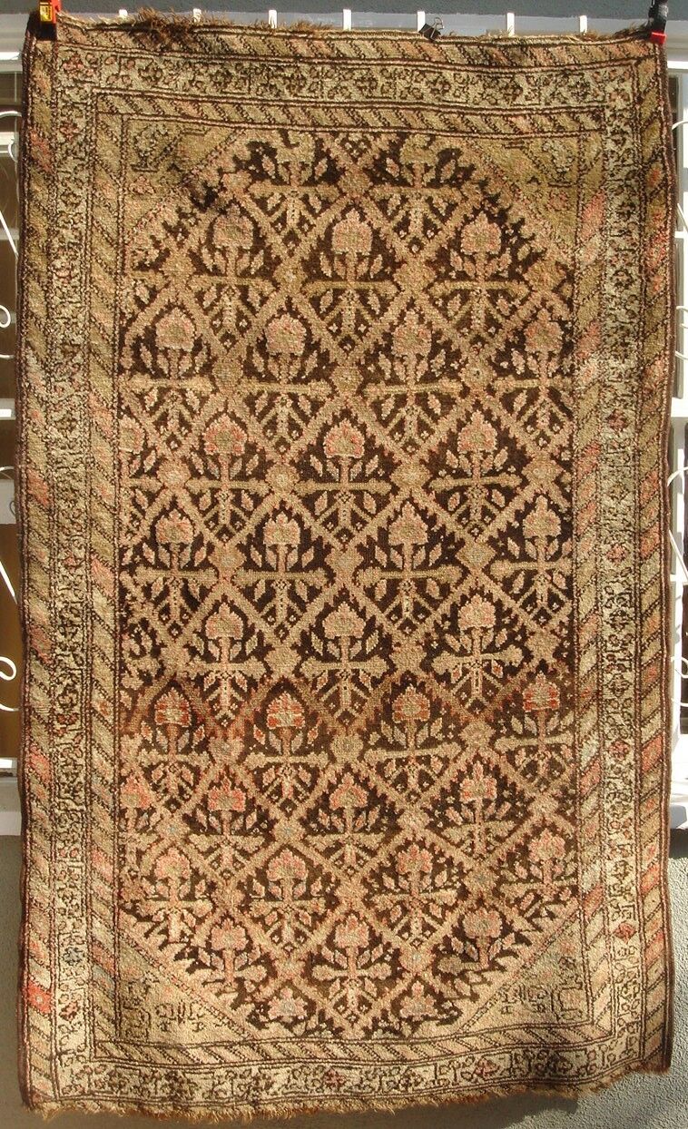 A Great Antique Rug with Flowers Без бренда