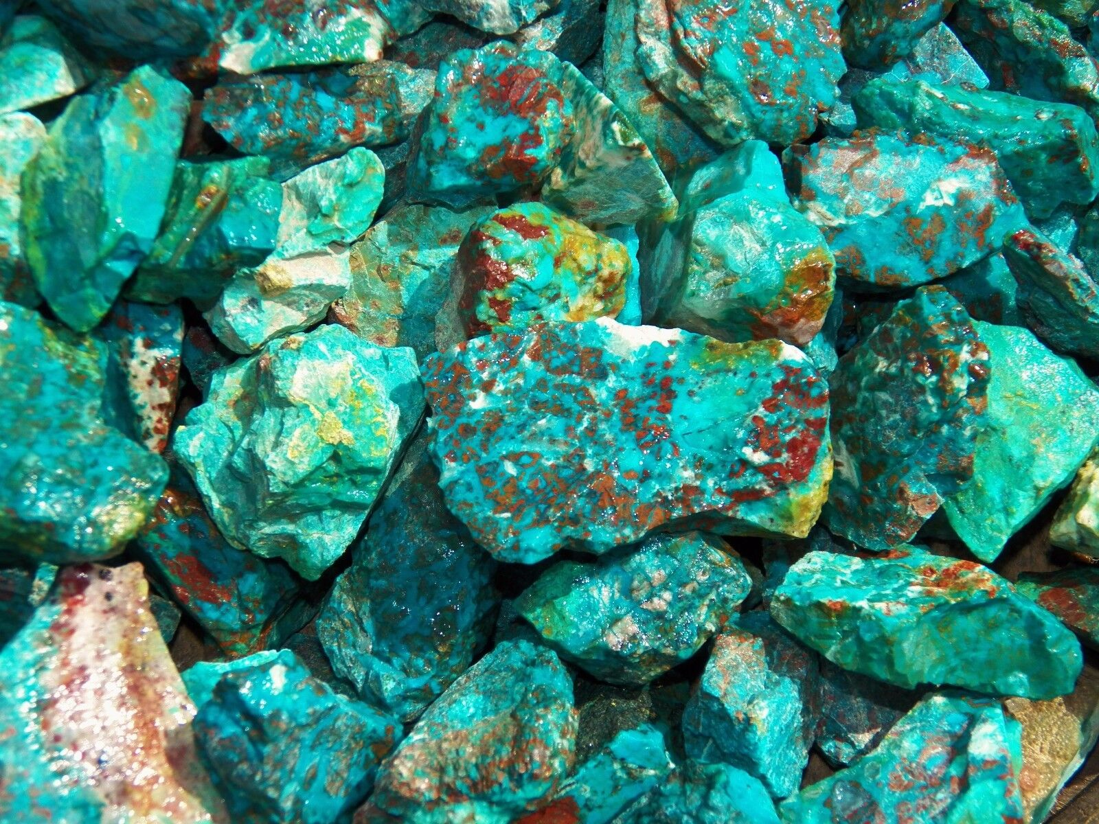 1000 Carat Lots of  Chrysocolla & Turquoise Rough - Plus a FREE Faceted Gemstone Без бренда - фотография #4