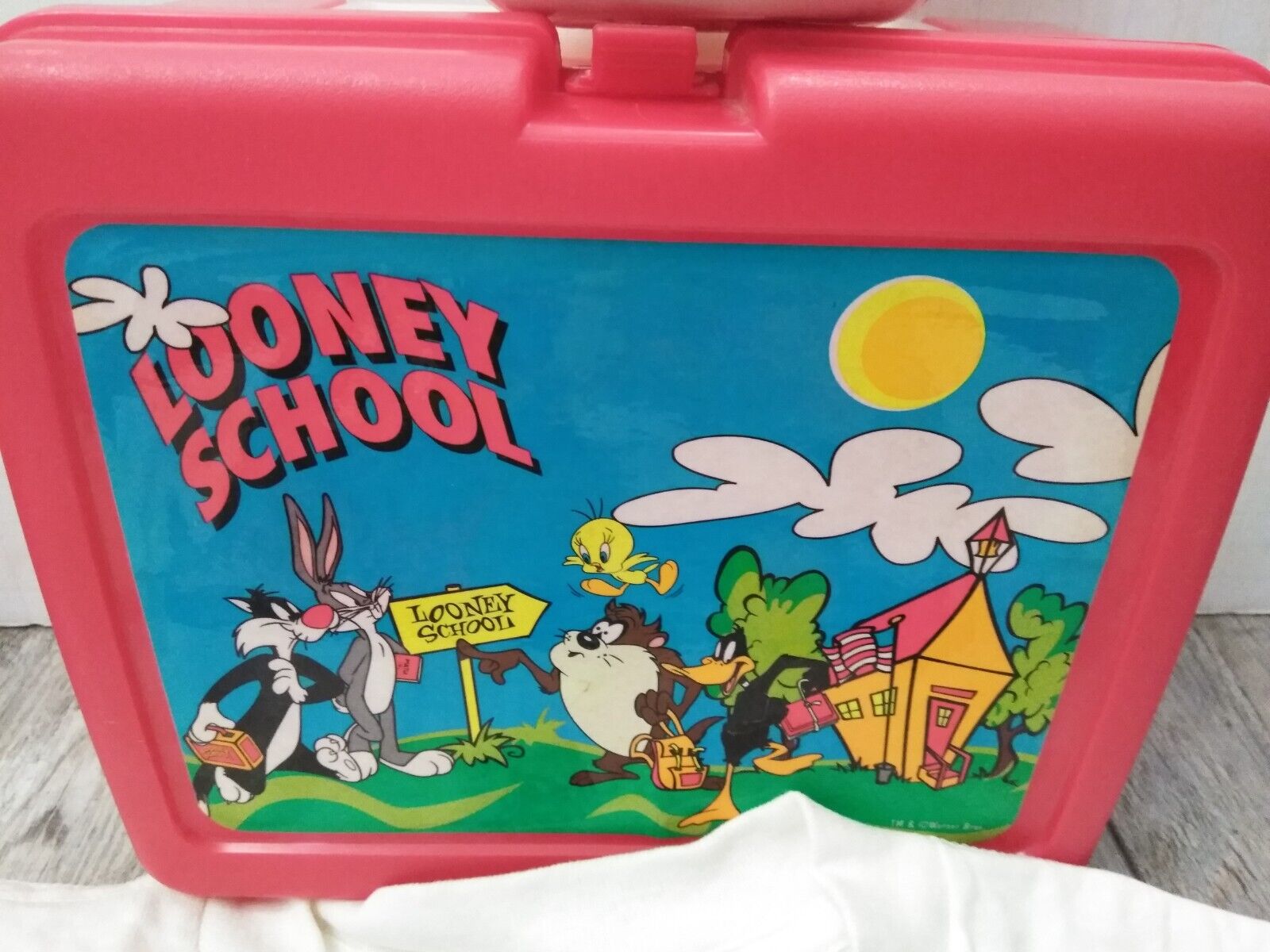 N.O.S. WARNER BROS. 1990'S Looney Tunes, Looney School RED Lunchbox W/ T-SHIRT Thermos - фотография #5