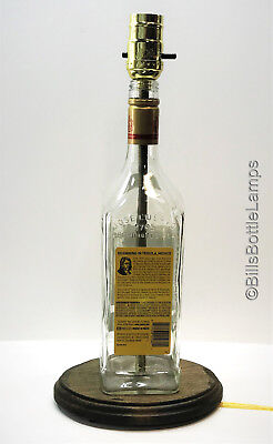 JOSE CUERVO ESPECIAL GOLD Tequila  Liquor Bottle TABLE LAMP Light with Wood Base Jose Cuervo - фотография #4