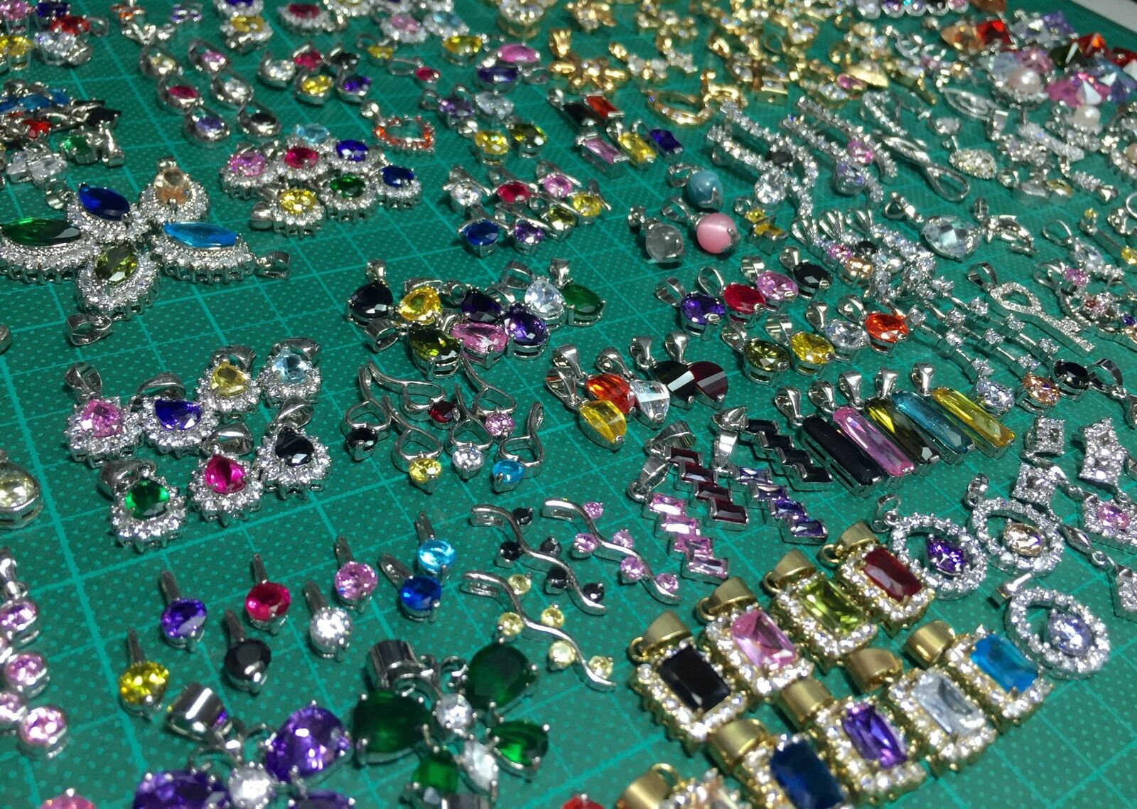Wholesale Lot Of 30 Pendants High Quality Created Gems Brand New Mixed Lot Без бренда - фотография #2