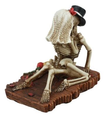 Ebros Love Never Dies Castaway Wedding Skeleton Couple Kissing Statue 3.75"H Без бренда - фотография #8