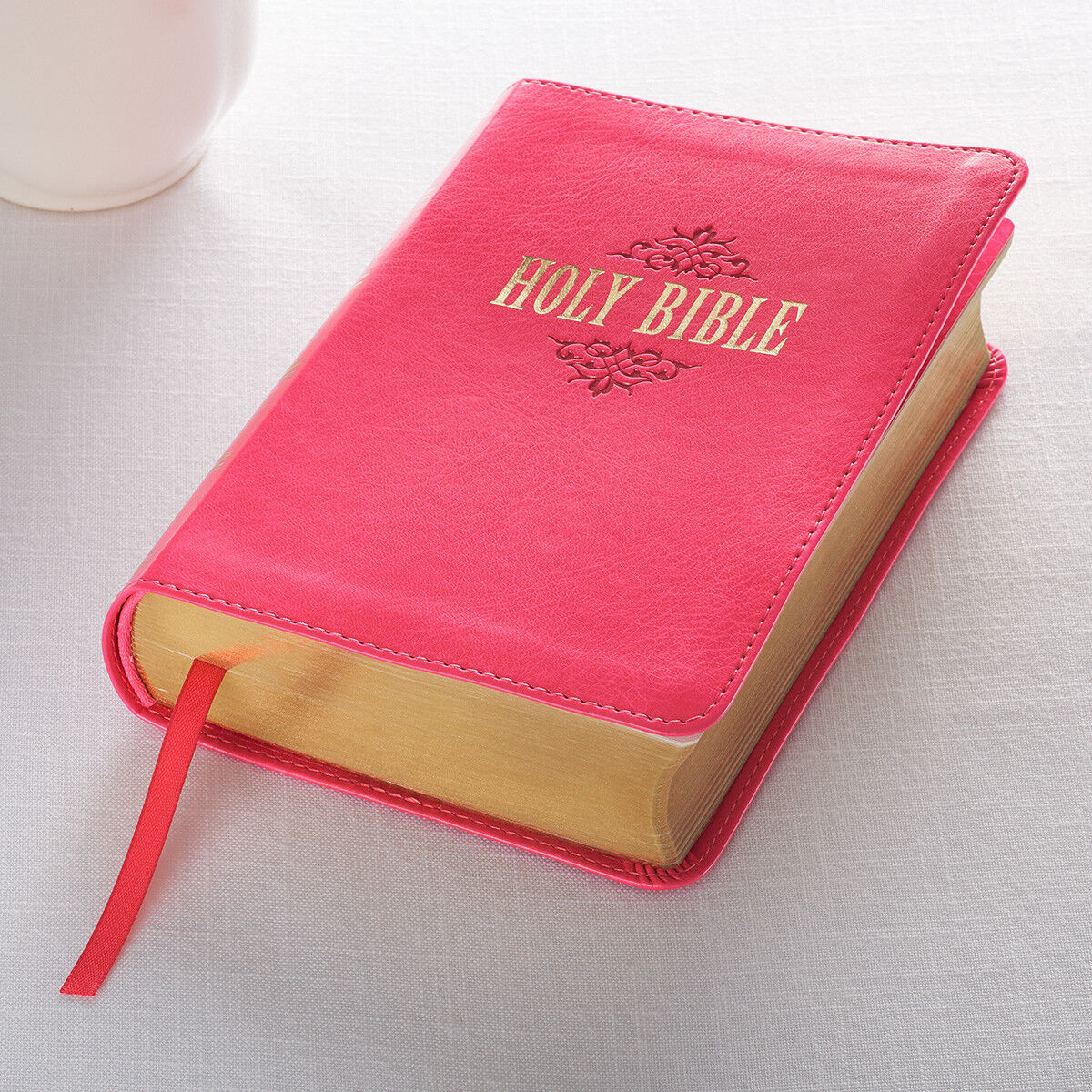 KJV Holy Bible King James Version Pink Large Print Small Size Compact Edition  Без бренда
