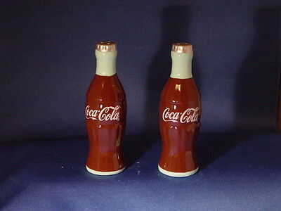 Coca-Cola Contour Bottles Salt & Pepper Shaker Set  2002 Без бренда - фотография #2