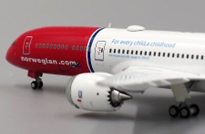Norwegian B787-9 Reg: G-CKLZ  JC Wings 1:400 Diecast Models XX4027 Без бренда - фотография #6