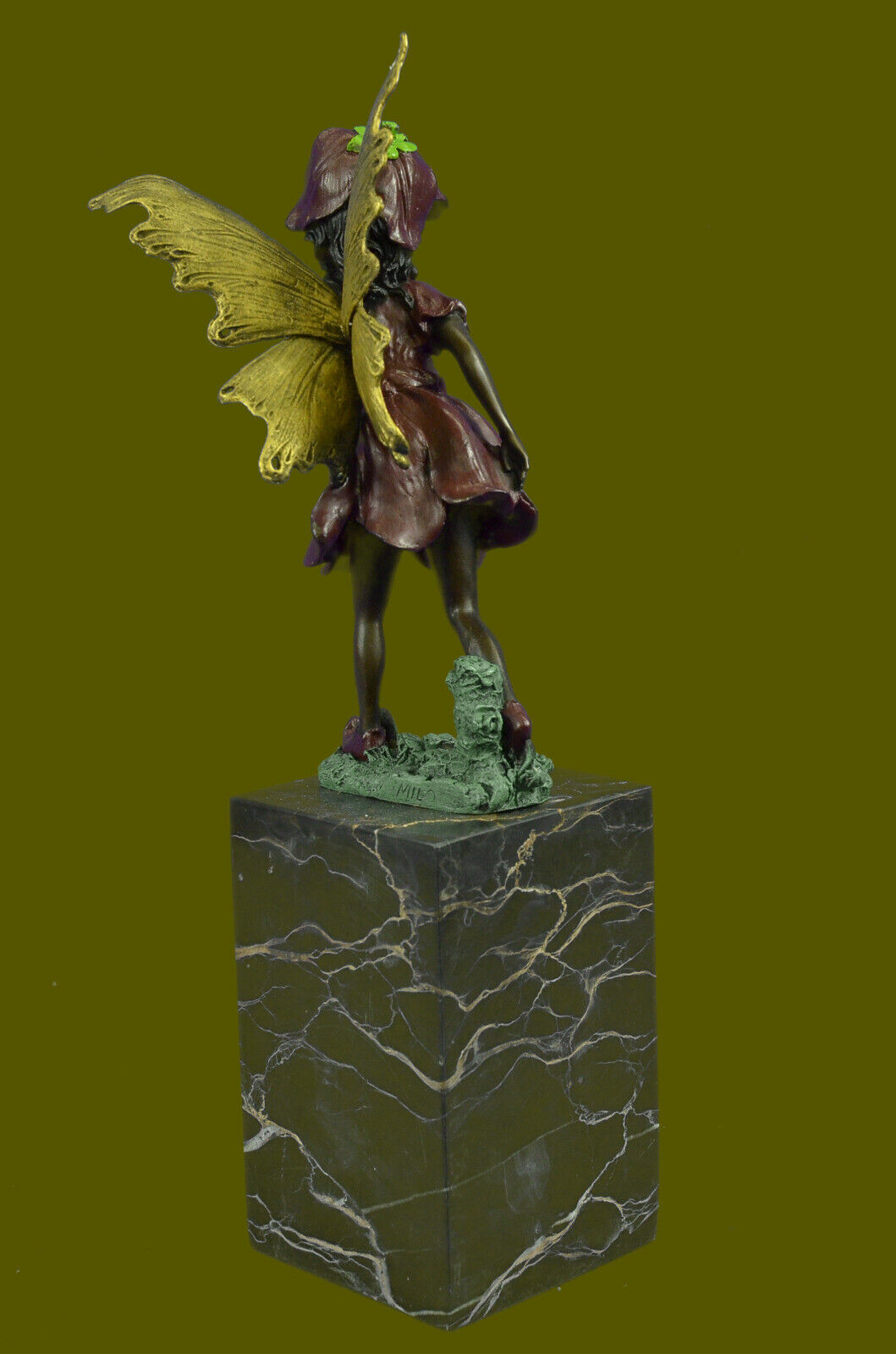 Fairy Standing with a flower Garden Statue in aged bronze finish. 13" Tall Decor Без бренда - фотография #4
