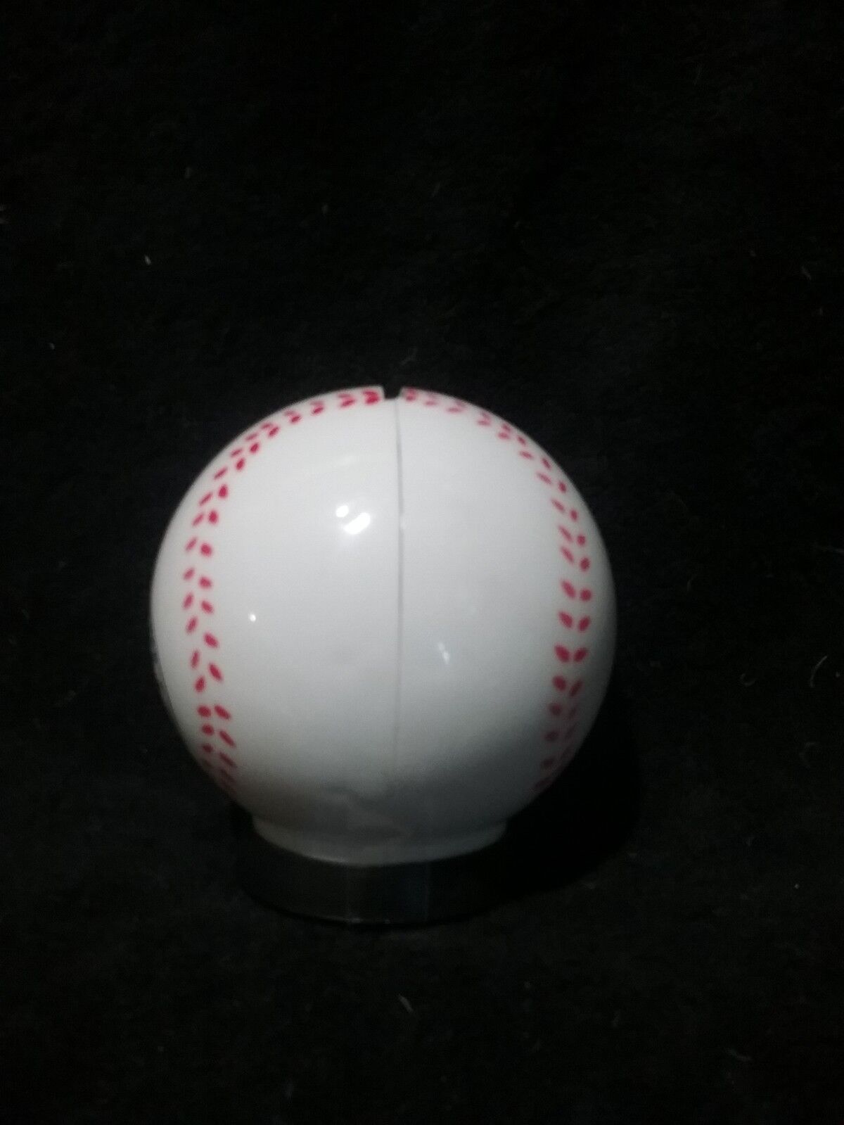 Rockford Peaches Coin Bank. Baseball shaped. 75th Anniversary. Plastic Без бренда - фотография #2