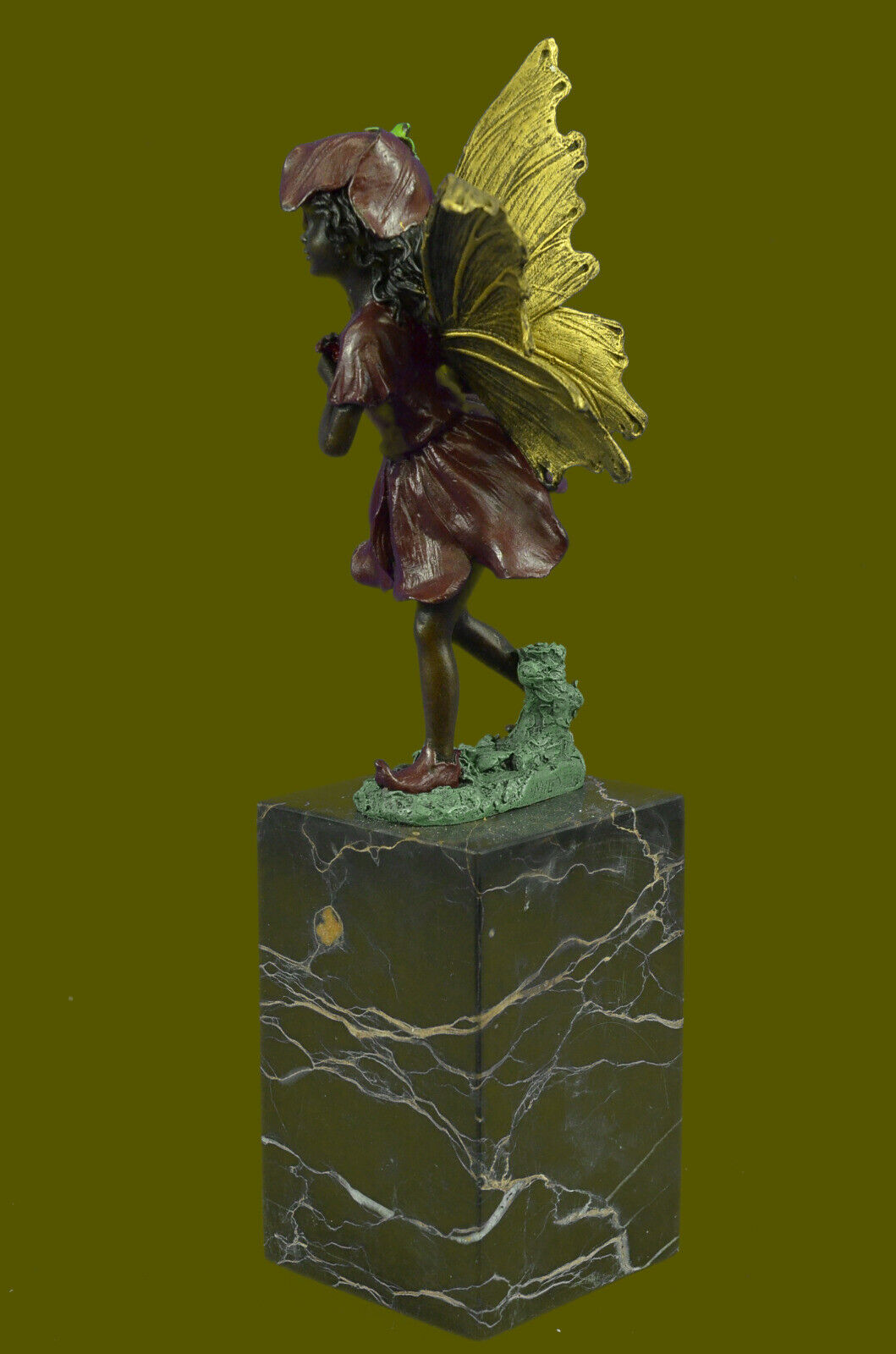 Fairy Standing with a flower Garden Statue in aged bronze finish. 13" Tall Decor Без бренда - фотография #2