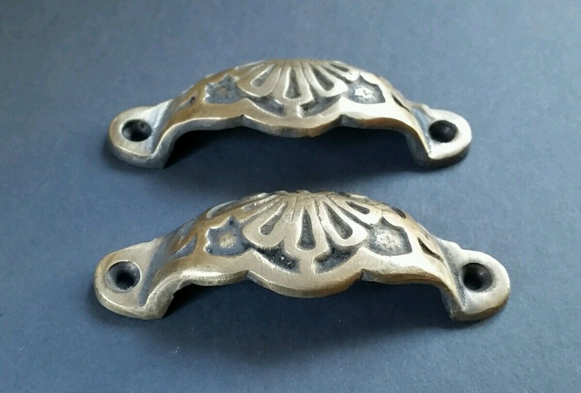 2 Apothecary Drawer Cup Bin Pulls Brass Handles Ant. Victorian Style 3"c.  #A2 Без бренда - фотография #2