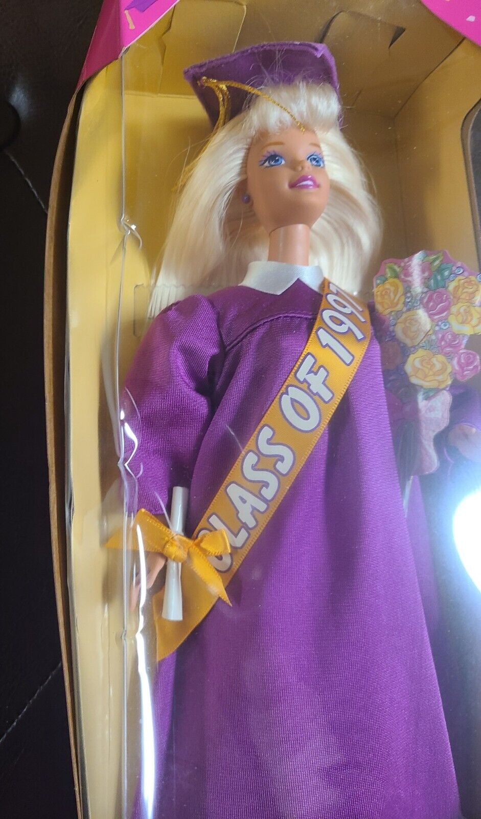 Mattel Barbie Doll Class of 1997 Graduation Barbie Special Edition Damaged Box Mattel 16487 - фотография #4