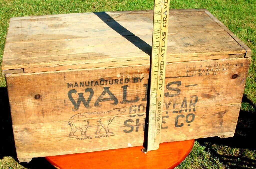 Wales Goodyear Shoes antique wooden box primitive crate KEDS precursor Без бренда - фотография #8
