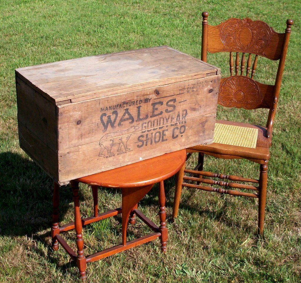 Wales Goodyear Shoes antique wooden box primitive crate KEDS precursor Без бренда
