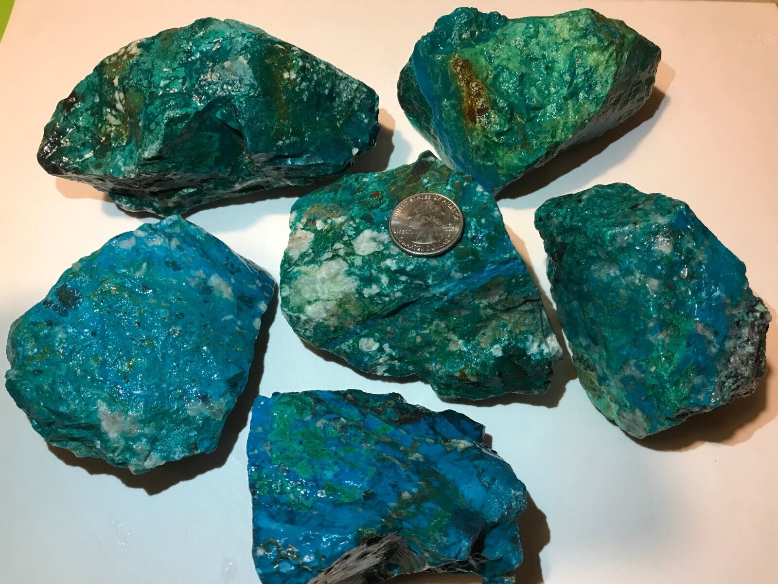 5 Pound Lots of  ALL NATURAL Chrysocolla & Turquoise Rough (Large Pieces) (WET) Без бренда - фотография #2