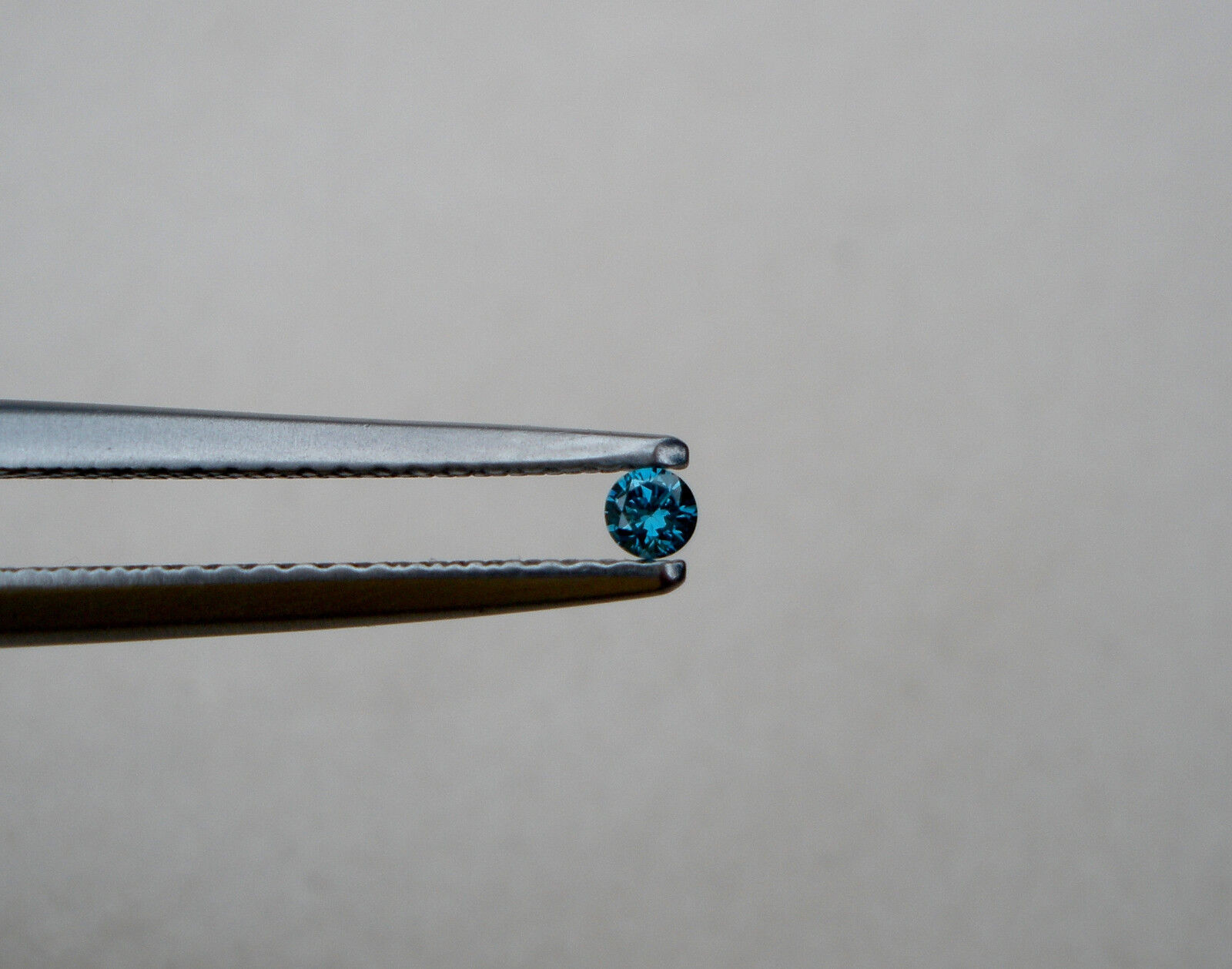 Blue Diamond Loose Faceted Natural Round 2mm pinnaclediamonds