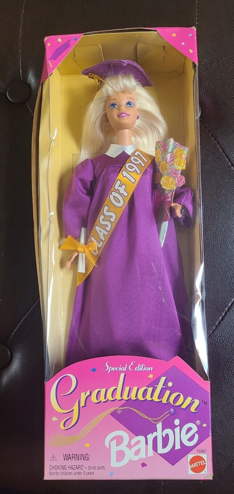 Mattel Barbie Doll Class of 1997 Graduation Barbie Special Edition Damaged Box Mattel 16487 - фотография #2