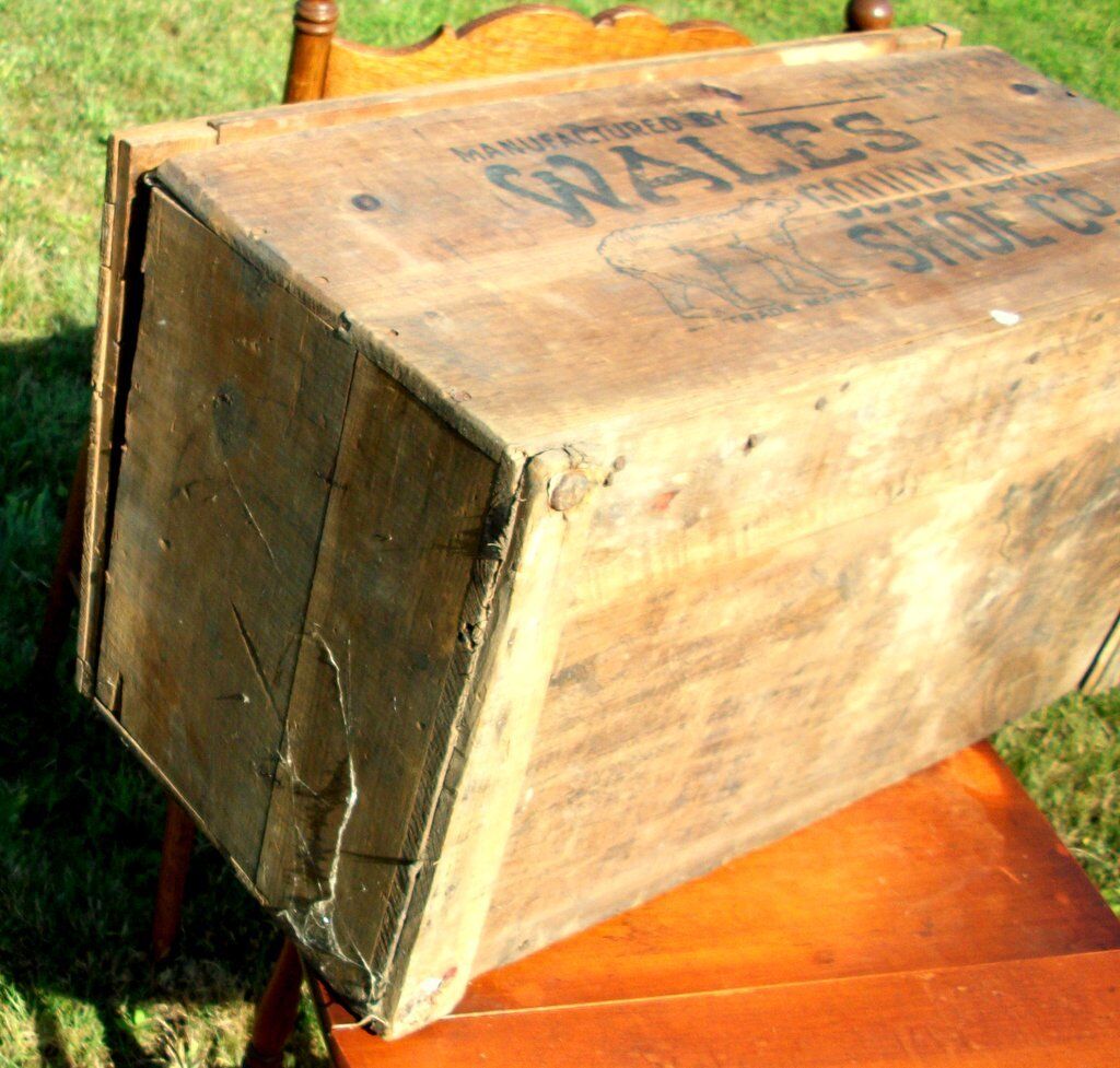 Wales Goodyear Shoes antique wooden box primitive crate KEDS precursor Без бренда - фотография #11
