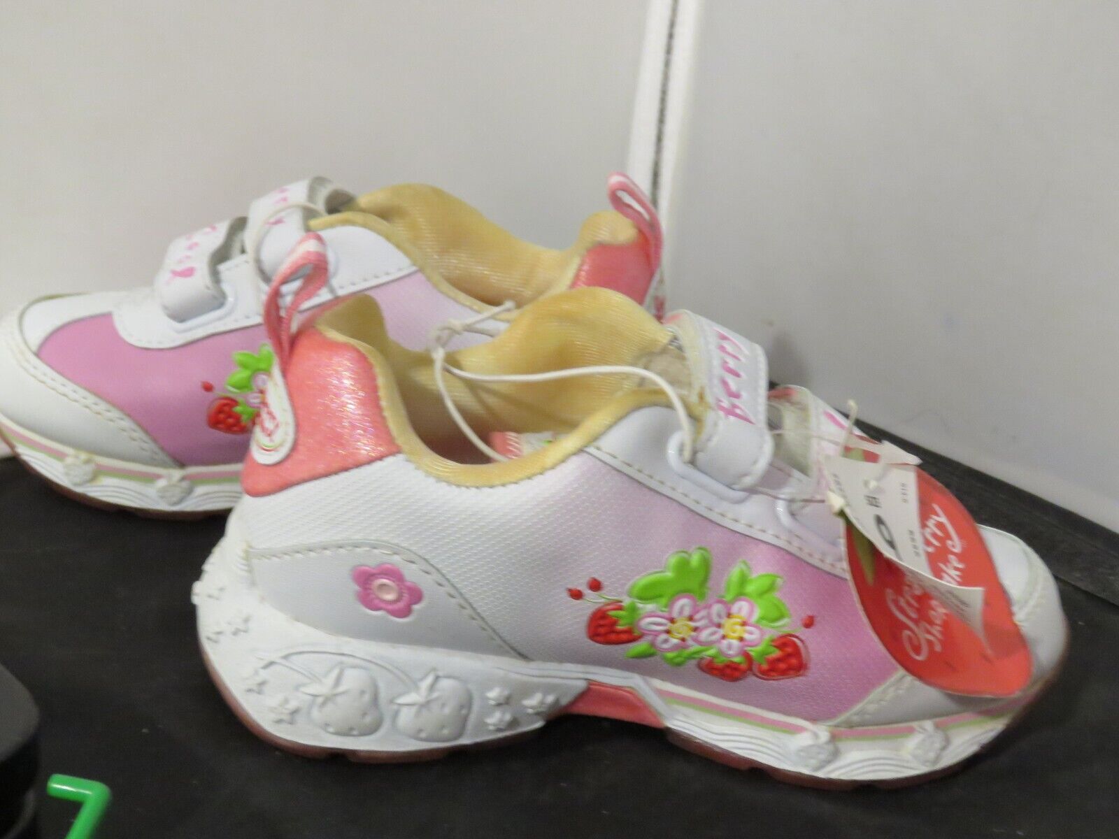 Strawberry shortcake shoes / sneakers unused size 9 Без бренда - фотография #6