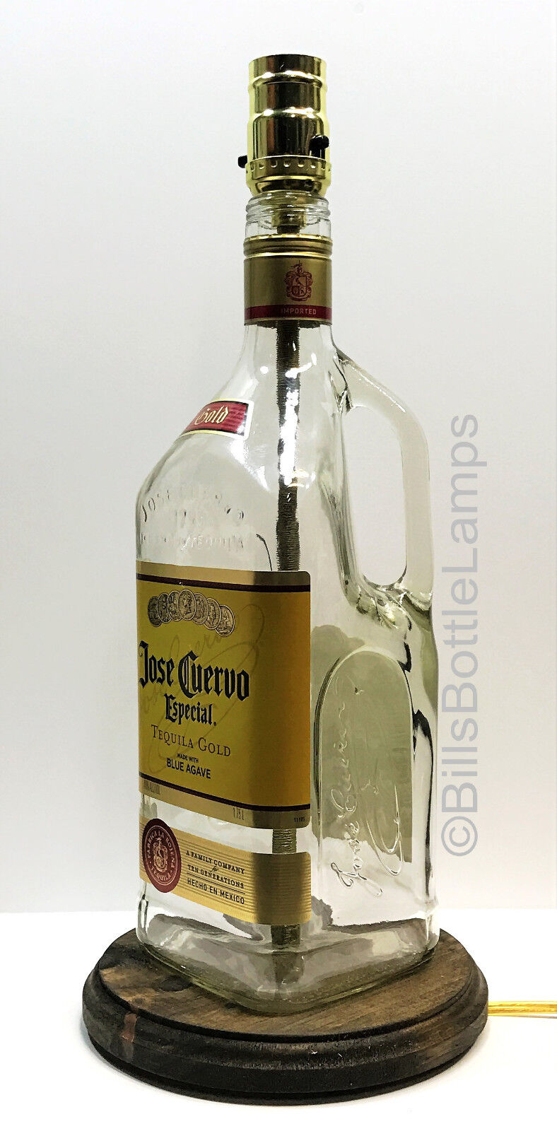 JOSE CUERVO ESPECIAL GOLD Large 1.75L Liquor Bottle TABLE LAMP Light & Wood Base BillsBottleLamps.com - фотография #3
