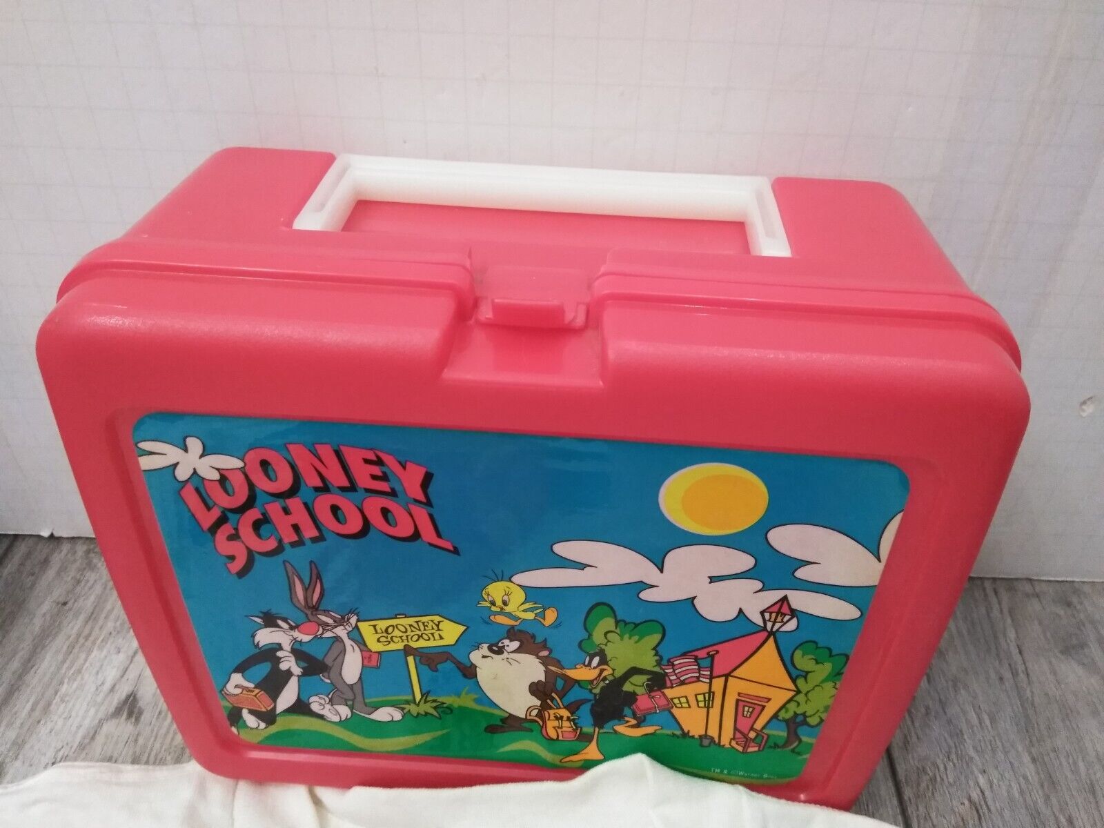N.O.S. WARNER BROS. 1990'S Looney Tunes, Looney School RED Lunchbox W/ T-SHIRT Thermos - фотография #12