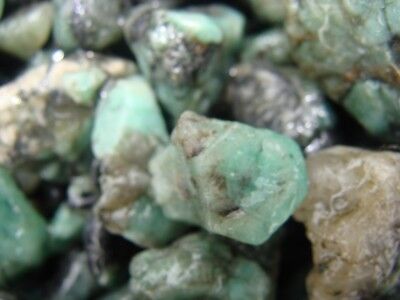 3000 Carat Lots of Unsearched Natural Emerald Rough + a FREE Faceted Gemstone Без бренда - фотография #5