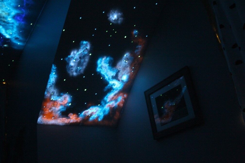 Glow in the Dark  Acrylic Star Ceiling Paint  UV Black light Super Bright COSMIC Glomania PAI-ACR-GID-102 - фотография #4