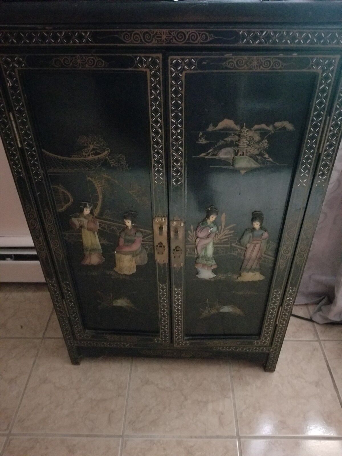 Chinese Jade Furniture:room divder, Wall panel and small chest Без бренда - фотография #2