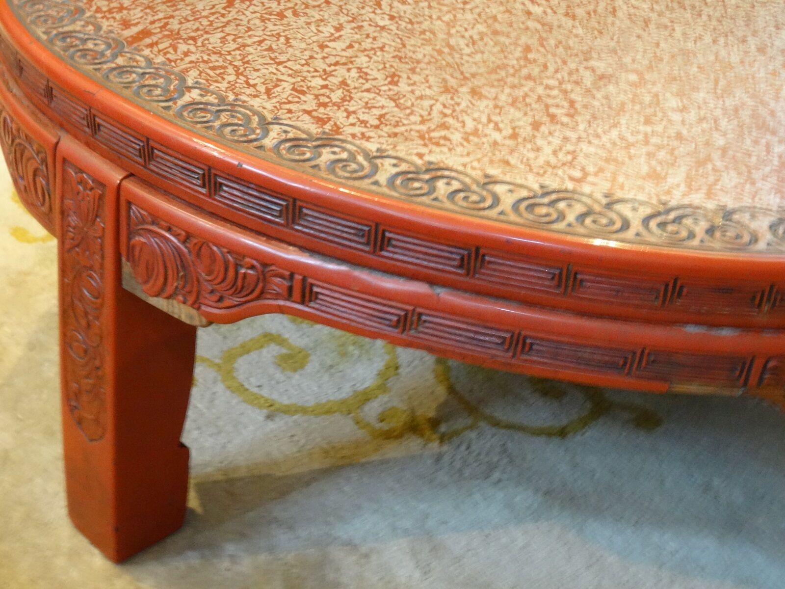 ANTIQUE LATE 19 c. CHINESE LACQUER INTRICATE CARVED CINNABAR COFFEE TABLE Без бренда - фотография #6