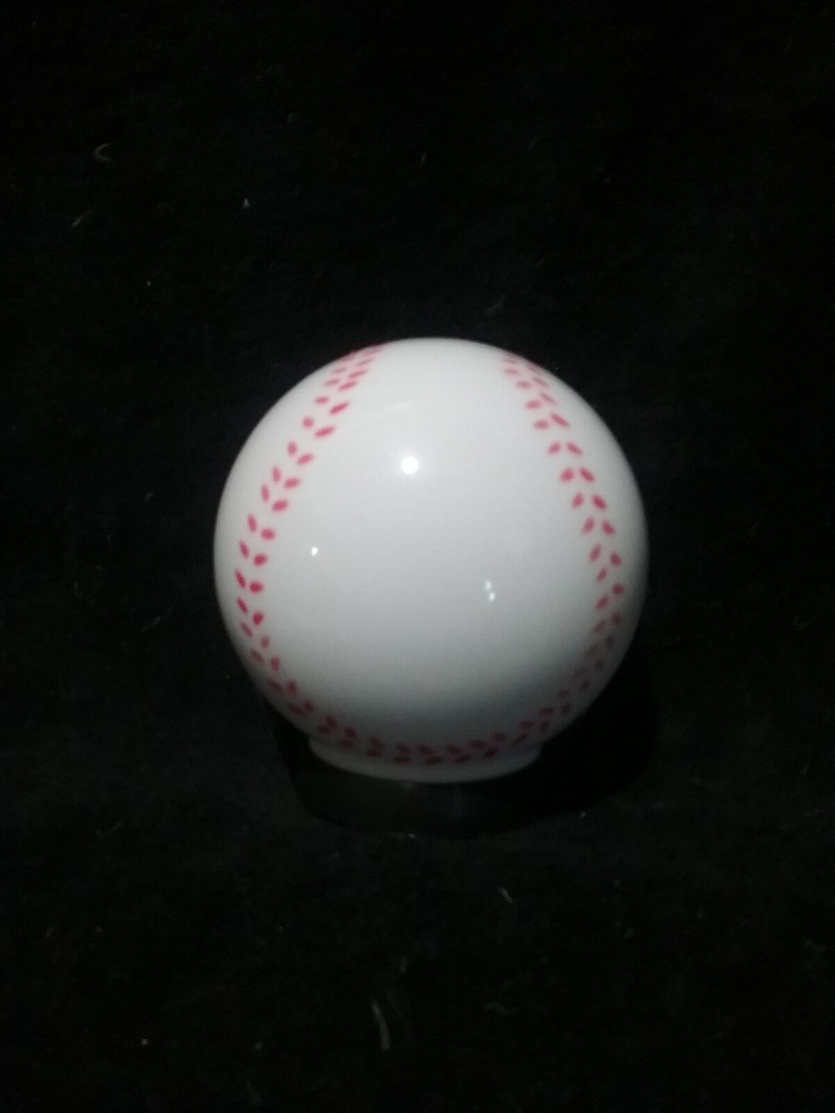 Rockford Peaches Coin Bank. Baseball shaped. 75th Anniversary. Plastic Без бренда - фотография #3