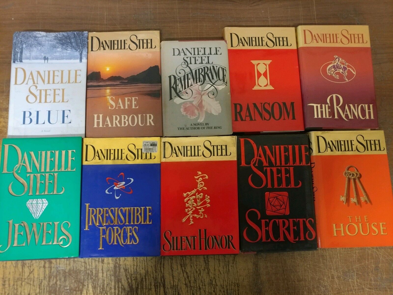 Lot of 10 Danielle Steel Romance Set Popular Series Hardcover HCDJ HB Books MIX Без бренда - фотография #2
