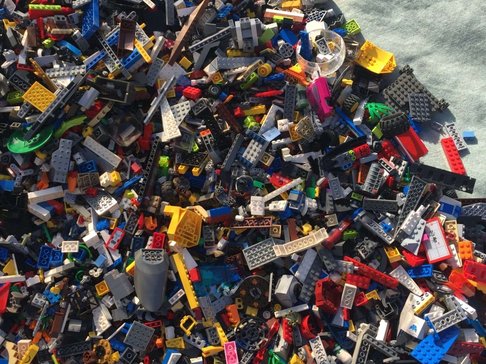 2  POUND Of LEGO'S Bricks part pieces Lot Star Wars City Etc Bulk 100% LEGO - фотография #4