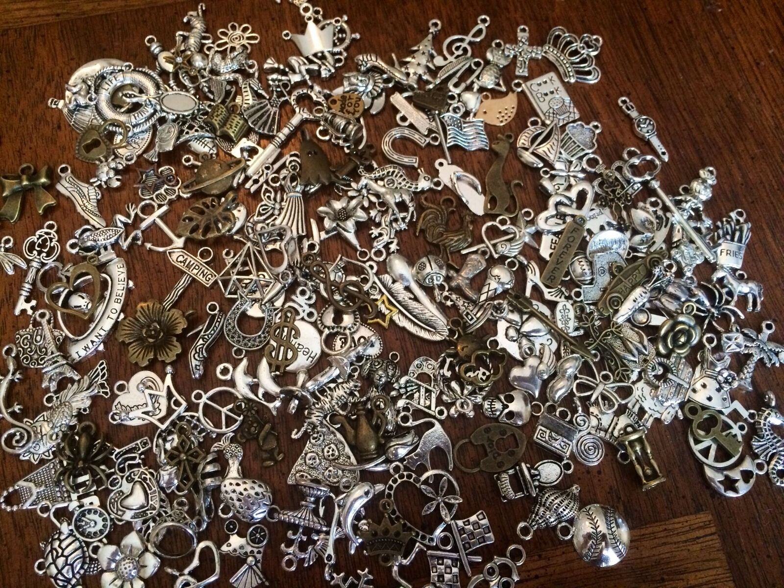 ~ 85 PiEcE LoT ~ MiXeD ThEMe SiLvER GoLd ChArMs ~ PiCk YoUR THeMeS Без бренда