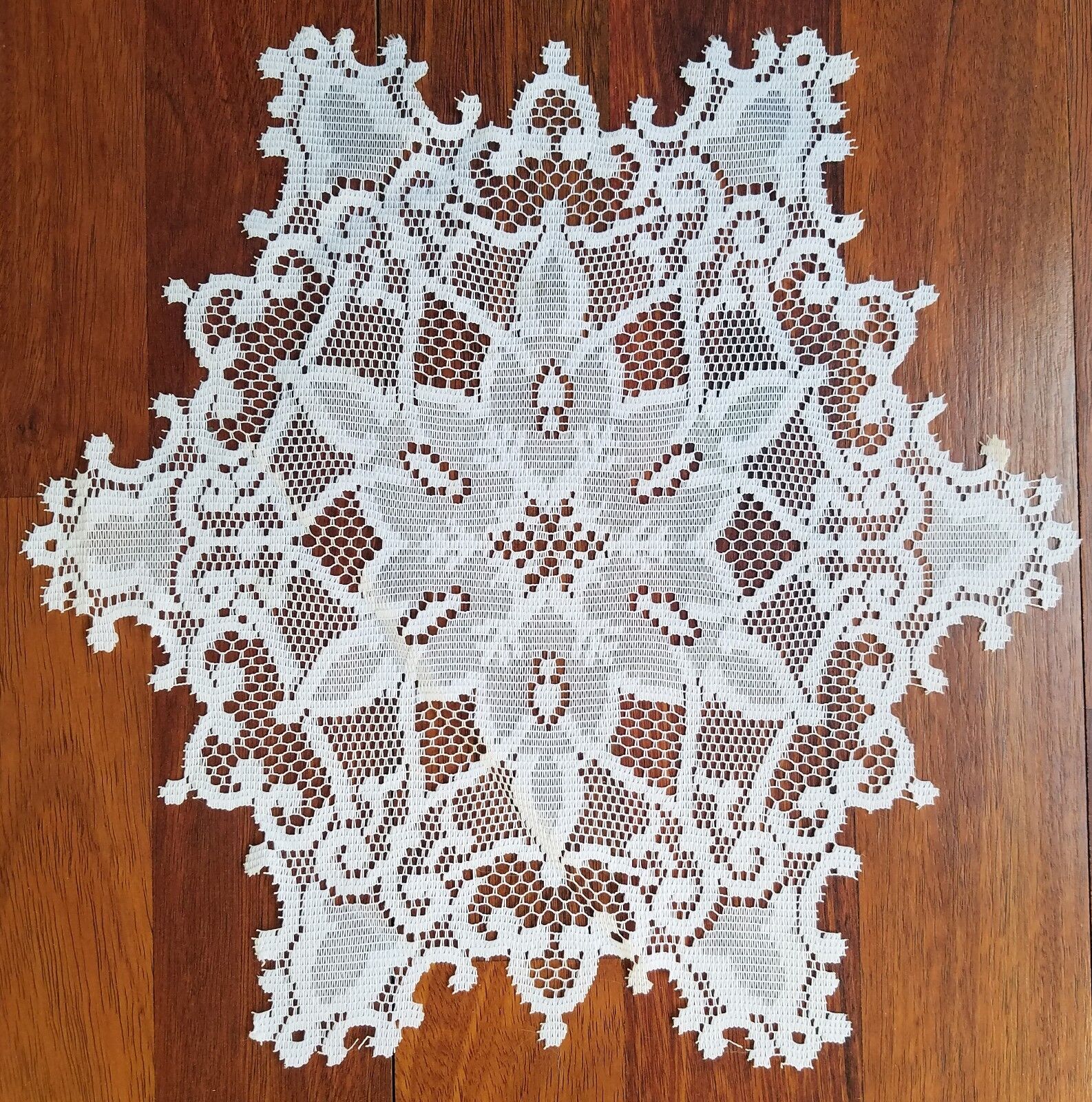 Heritage Lace 12 inch round white Snowflake Dolly Без бренда