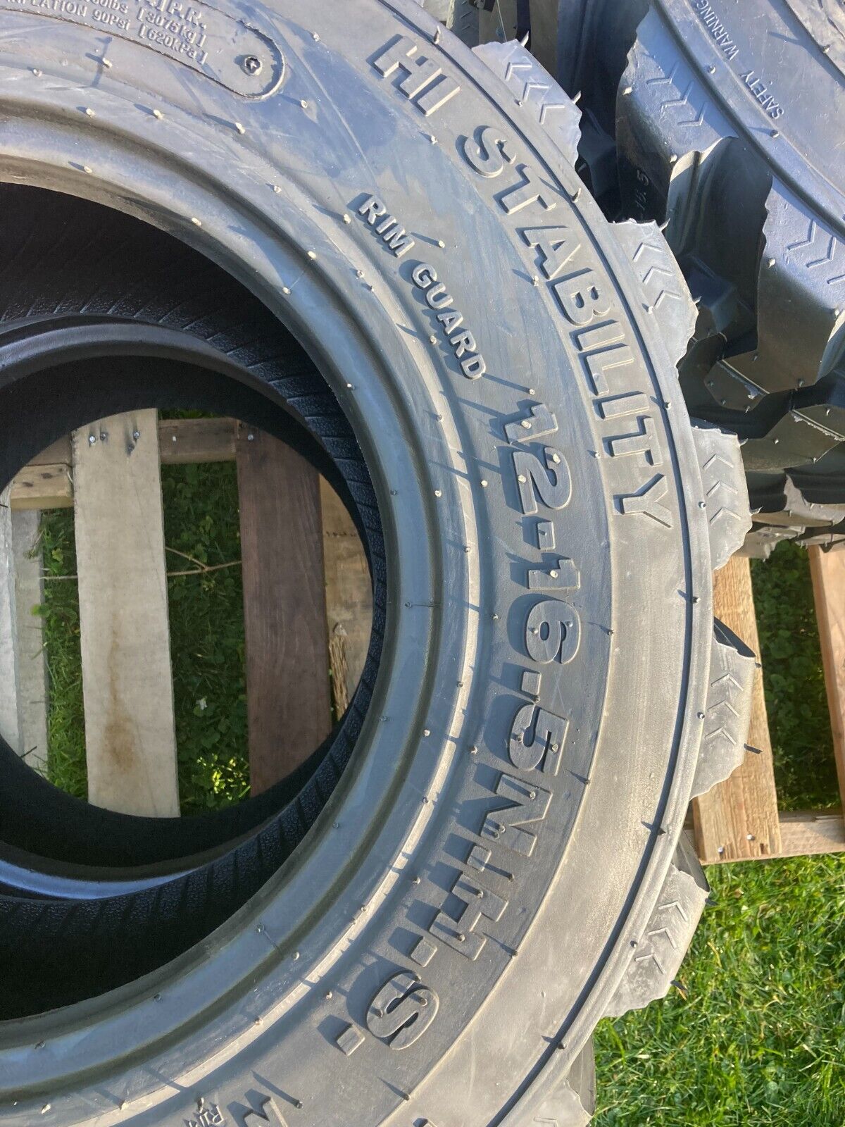 4 NEW 12-16.5 Skid Steer Tires  -Forerunner - 12X16.5 - For Bobcat & others Forerunner - фотография #9