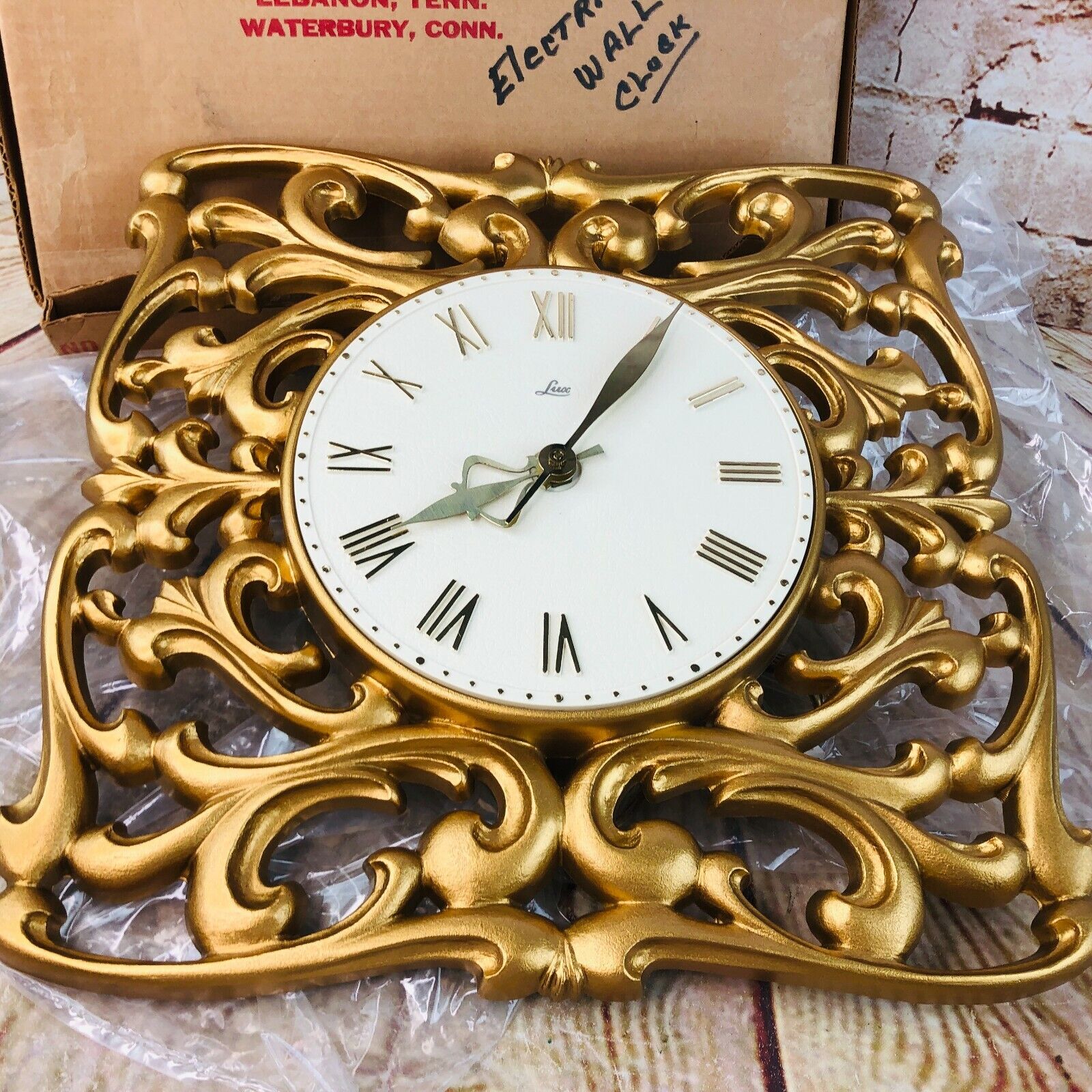 vtg robershaw lux clock gold filigree hollywood regency wall clock new old stock Без бренда