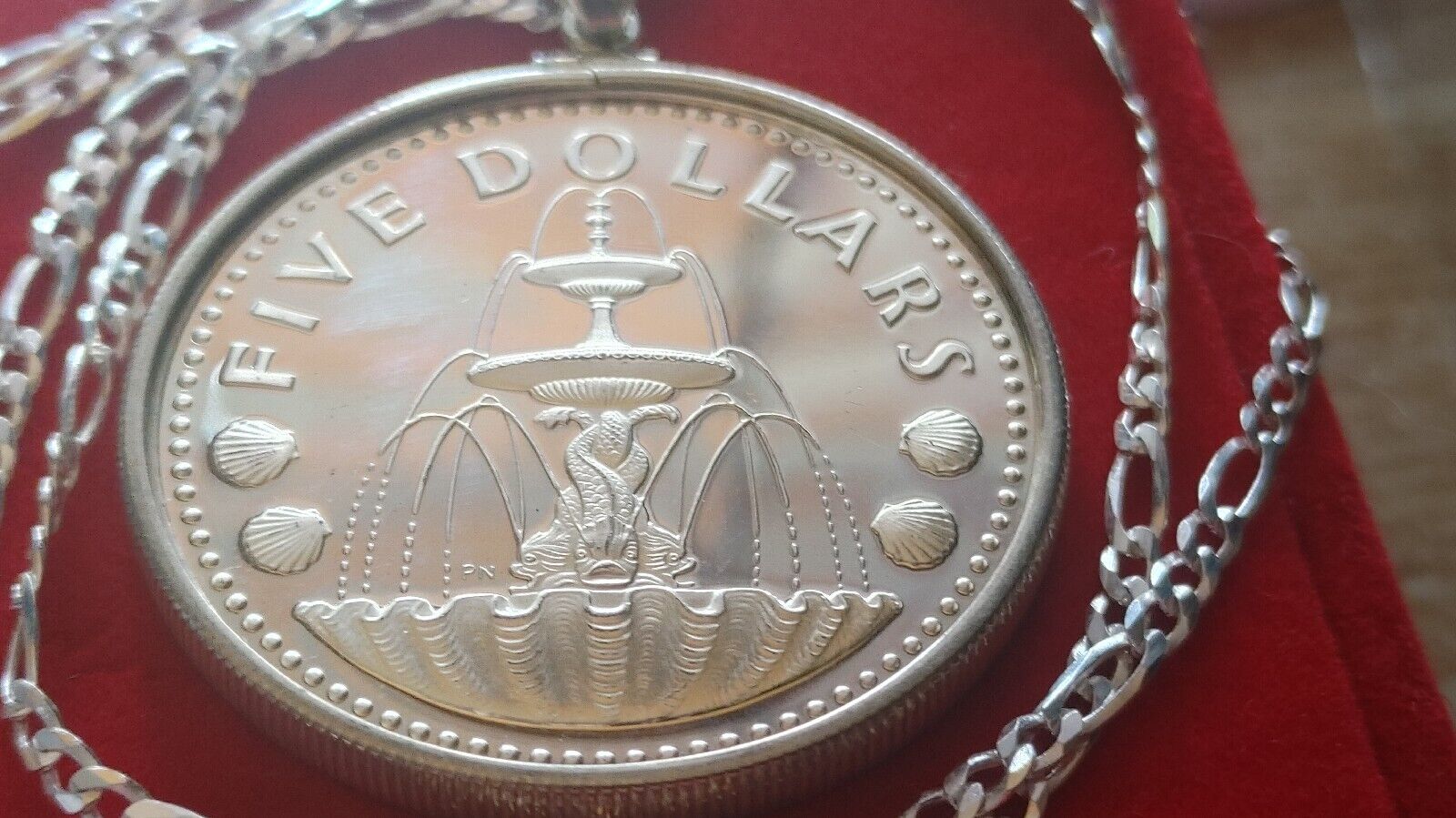 1973 Barbados Silver Wishing Well Cascading Fountain Coin Pendant 28" Chain Everymagicalday - фотография #3