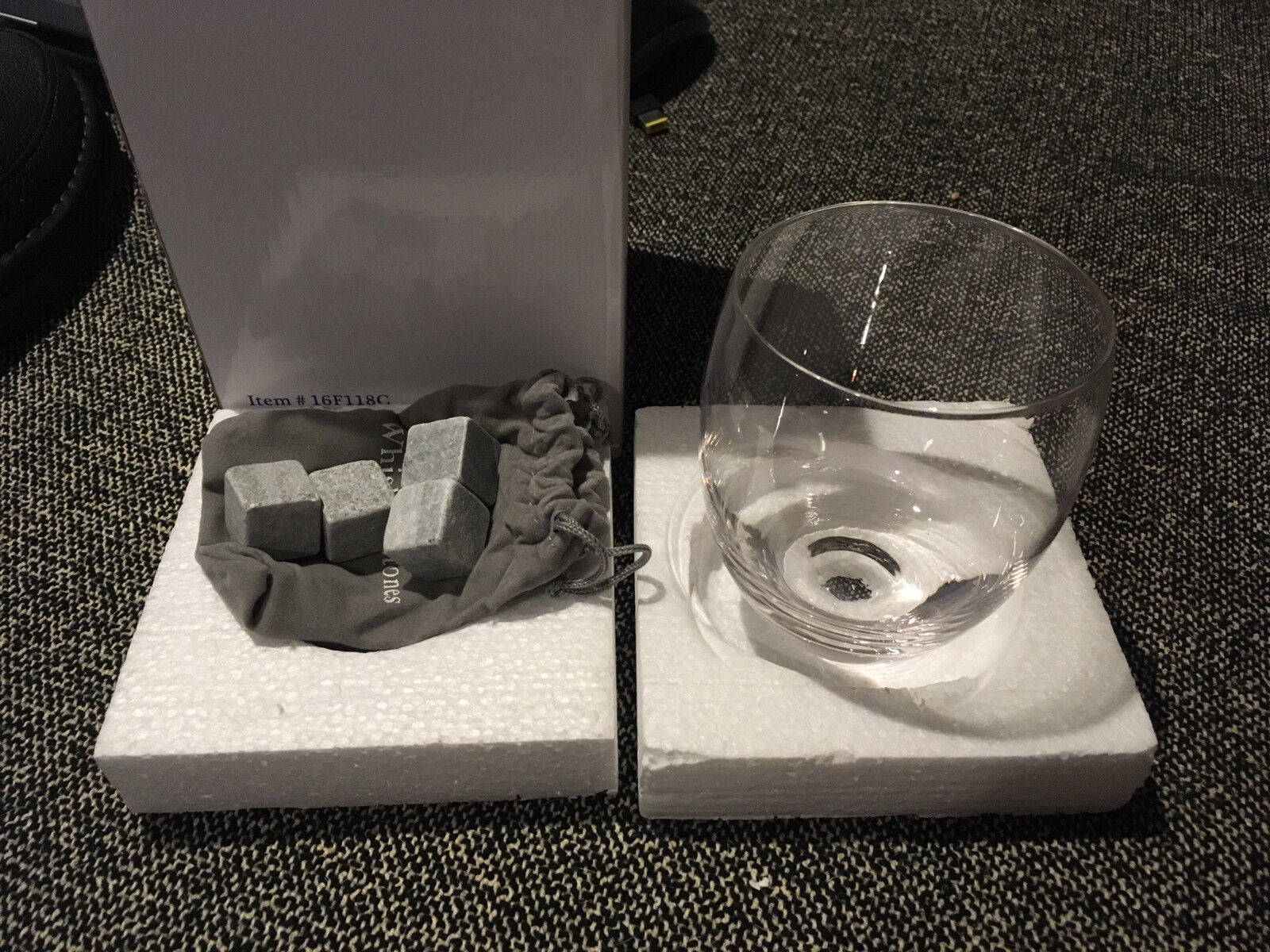ON THE ROCKS WHISKEY STONES AND GLASS SET NEW IN BOX Unbranded - фотография #2