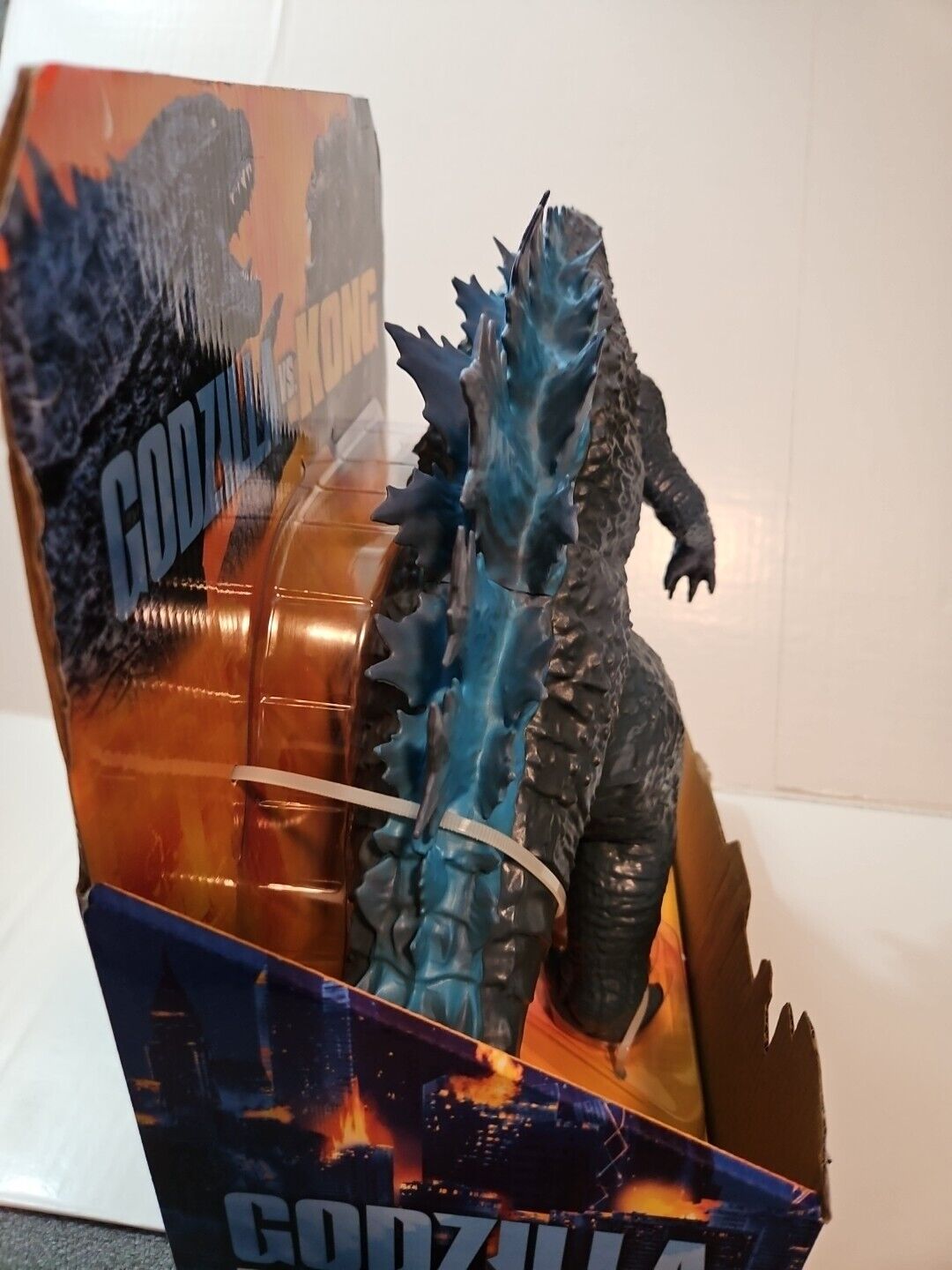 Godzilla vs Kong Monsterverse 11” Giant Godzilla Figure Playmates Toy New Playmates 35561 - фотография #3