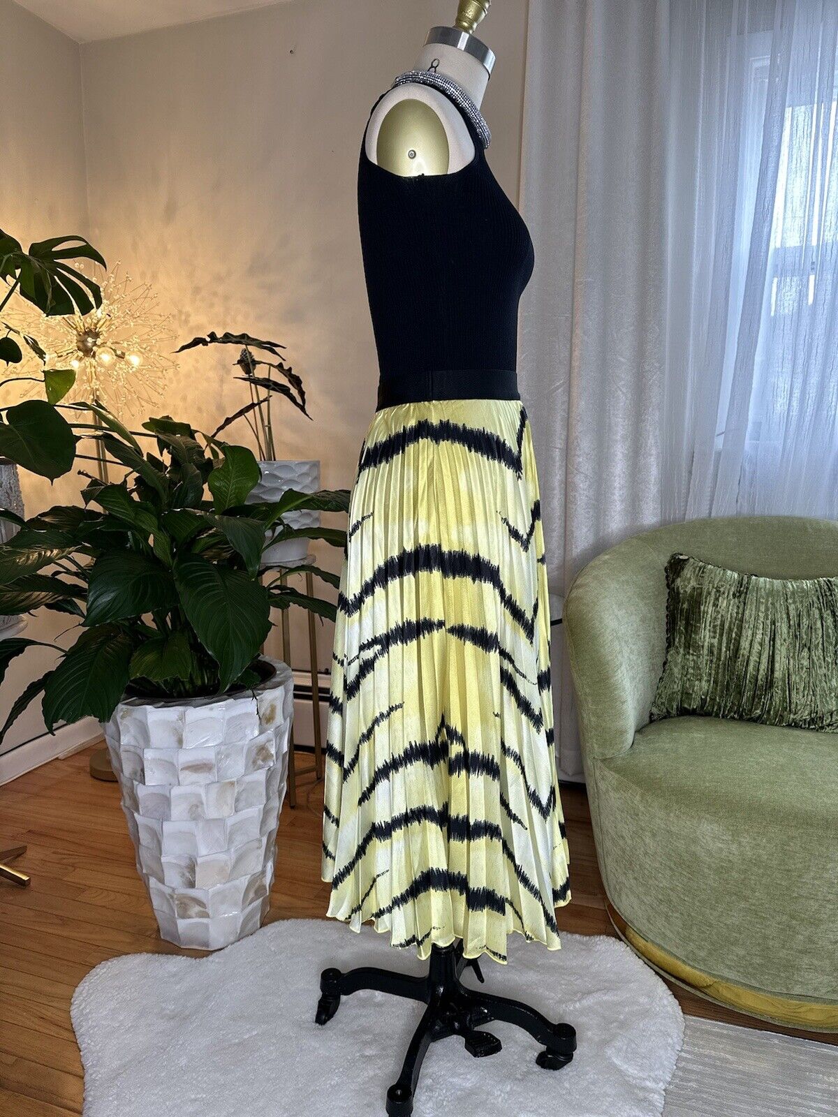 Pleated satin skirt for Women Animal print zebra yellow skirt - Brand new Unbranded - фотография #5