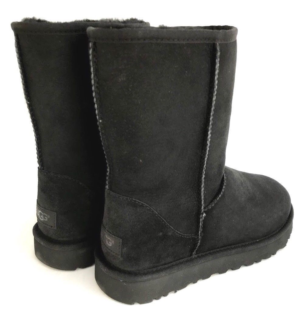 Ugg Classic Short II Suede Sheepskin Black Water Resistant Women's Boots 1016223 UGG Australia Classic Short II - фотография #3