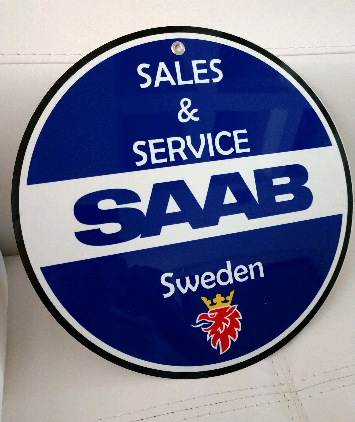 Saab advertising sign...~12 in diameter Без бренда