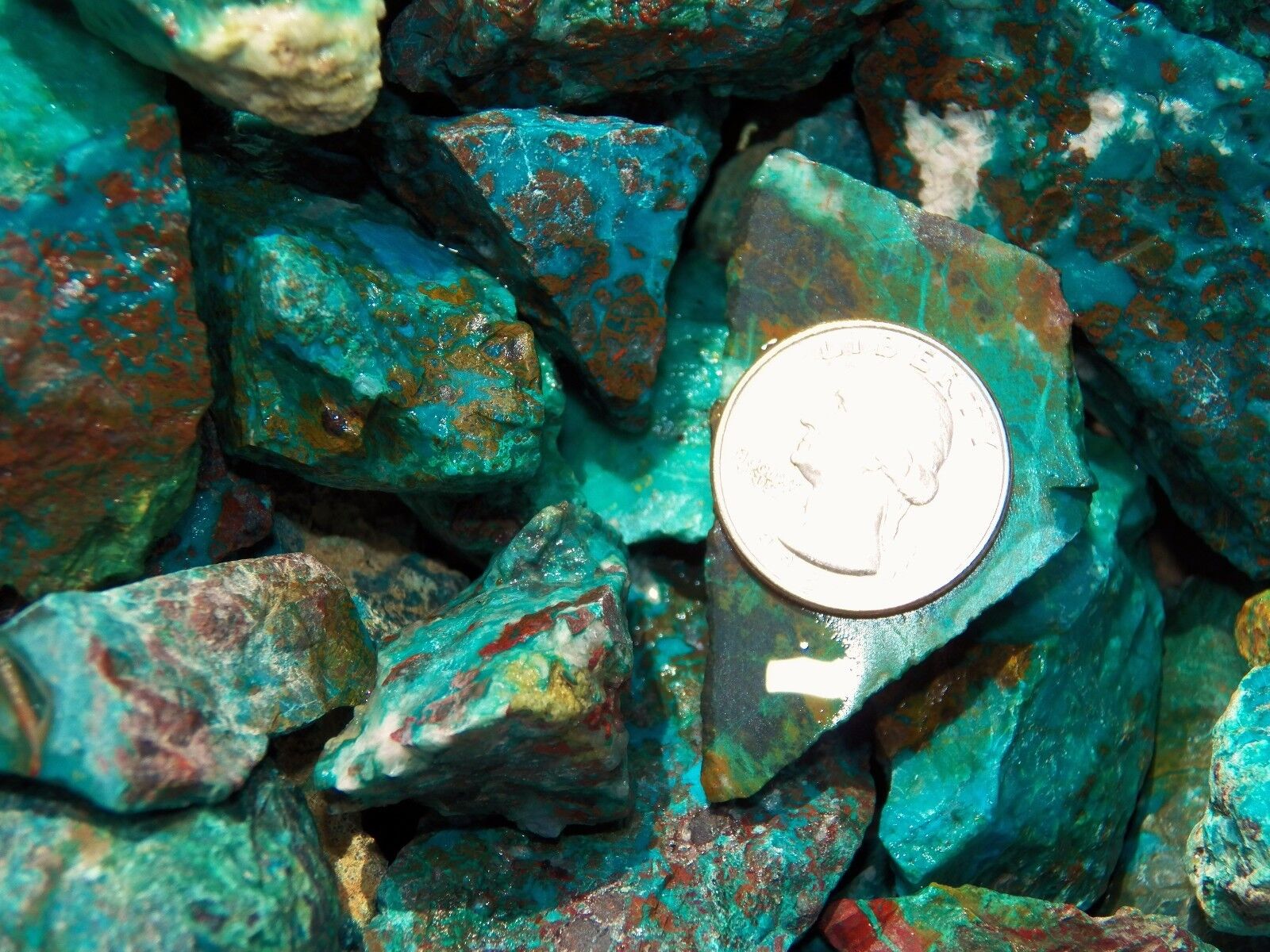 1000 Carat Lots of  Chrysocolla & Turquoise Rough - Plus a FREE Faceted Gemstone Без бренда - фотография #6